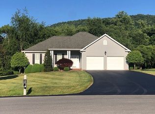 599 White Oak Ln, Covington, VA 24426