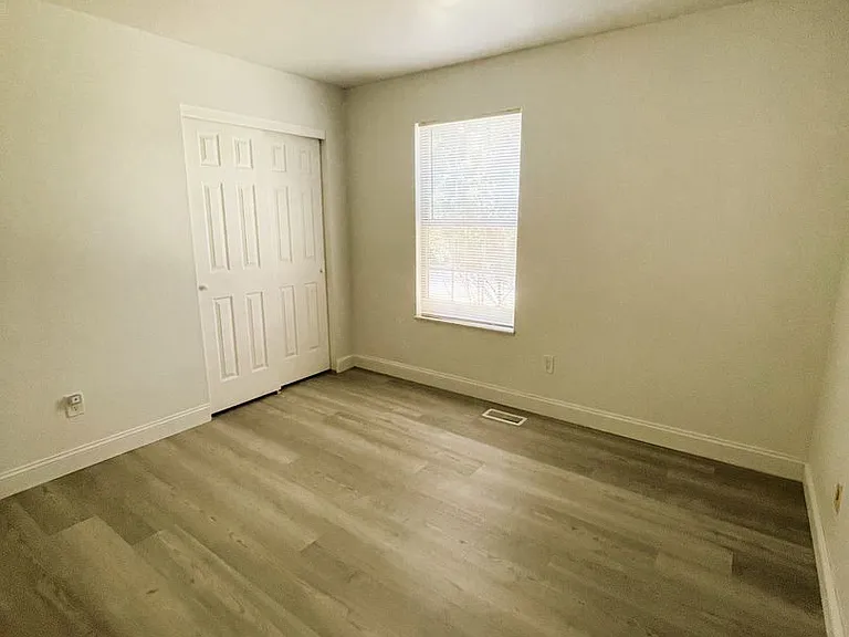 10437 Cable Ave — Photo 15