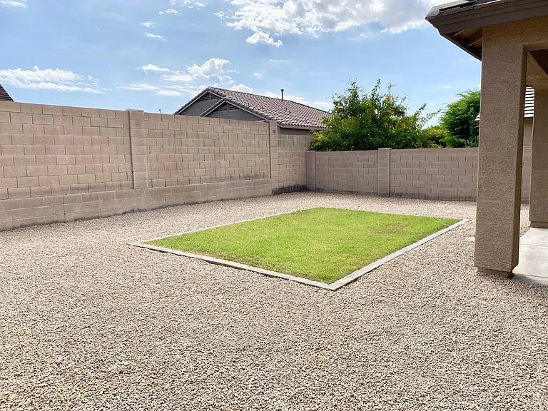 29525 N Smokey Ln — Photo 20