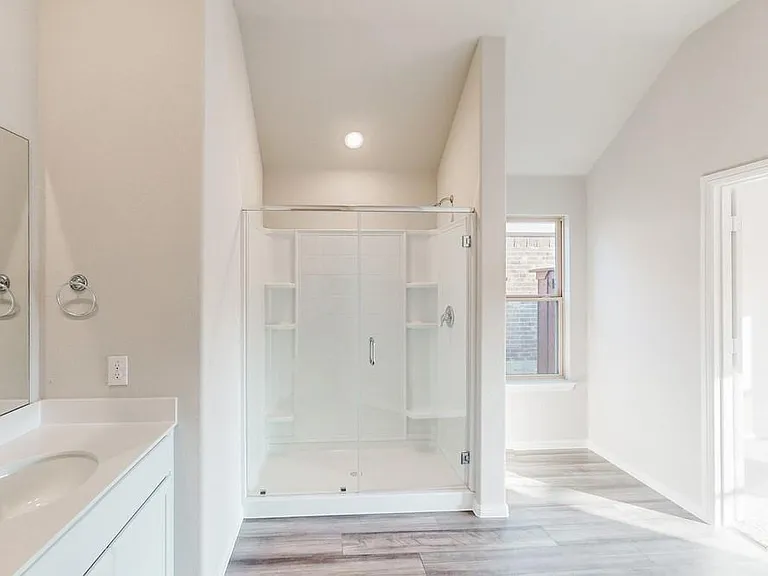 2700 Rambling Rd — Photo 8