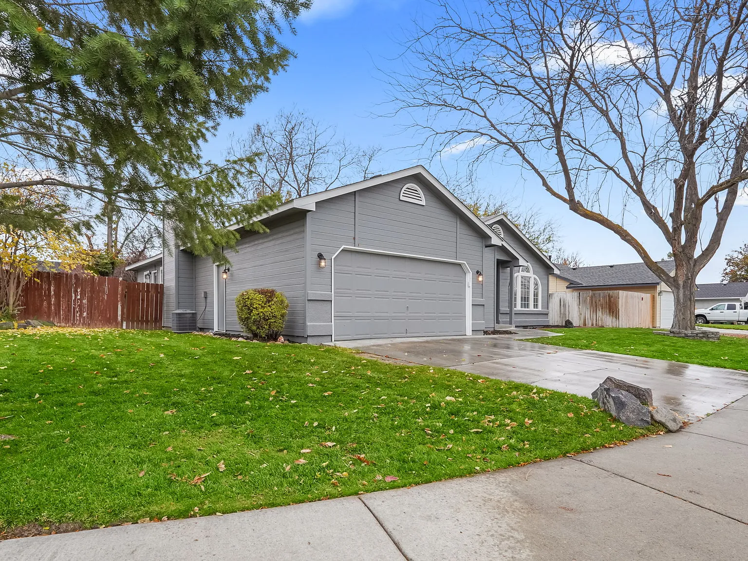 4 bed, 1990 sqft, $7,500 — Photo 2