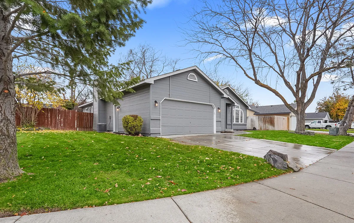 Building Photo - 2955 W Stephanie Ct