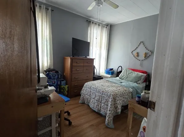 251 Highland Avenue image 17 of 34