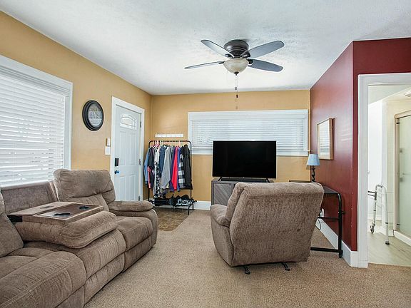 4th image of 222 48th St SE