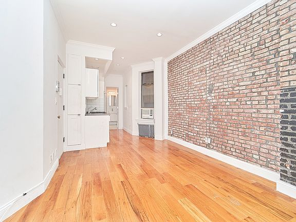 3rd image of 325 E 83rd St APT 3B