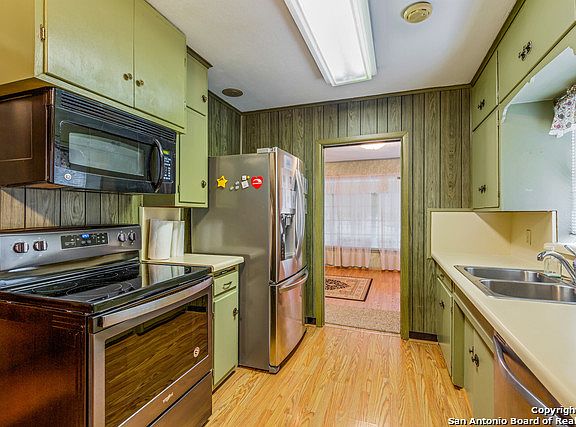 5th image of 1619 Cincinnati Ave