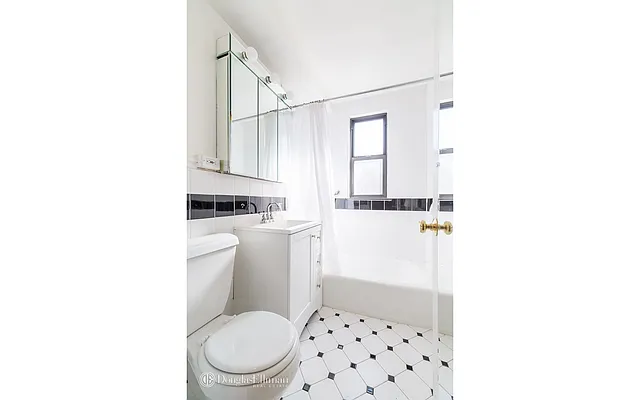 Sold by Douglas Elliman | media 16