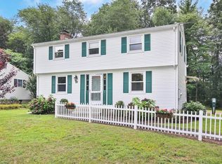 52 Oakwood St, Enfield, CT 06082