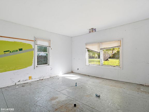 8th image of 38491 Albert Blvd
