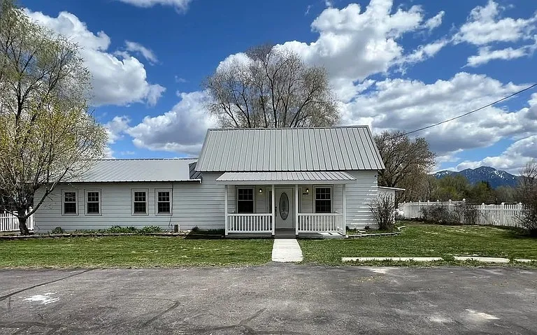 25970 N 9000 W — Photo 1
