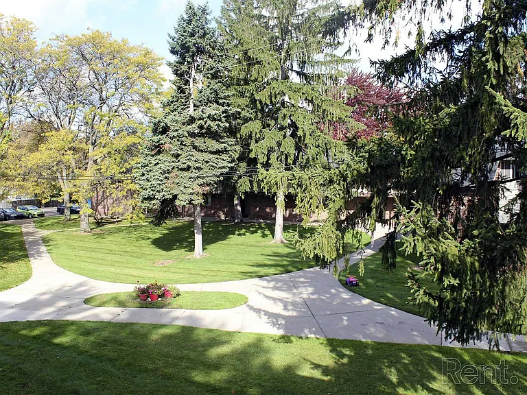 Waverly House Apartments — Photo 4