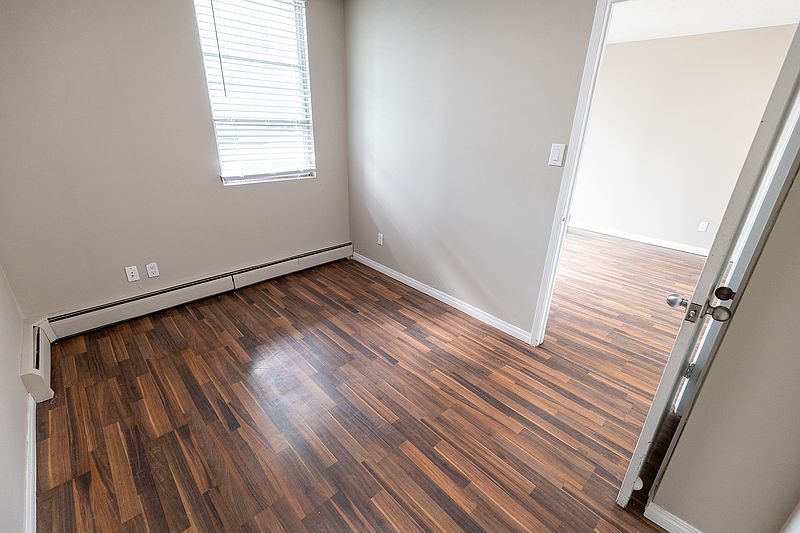 Calgary Apartment for rent - 1 Bedroom — photo 17