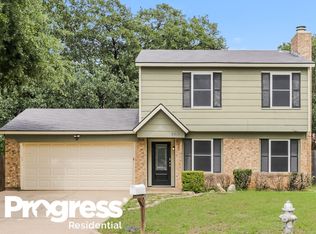 5911 Cameron Dr, Arlington, TX 76017