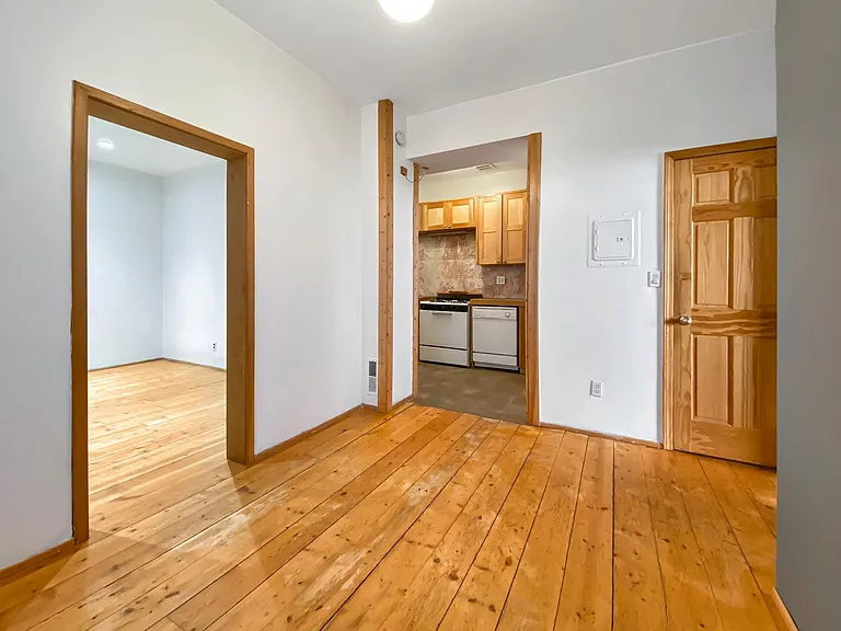 1003 N Wolcott Ave #2R — Photo 7