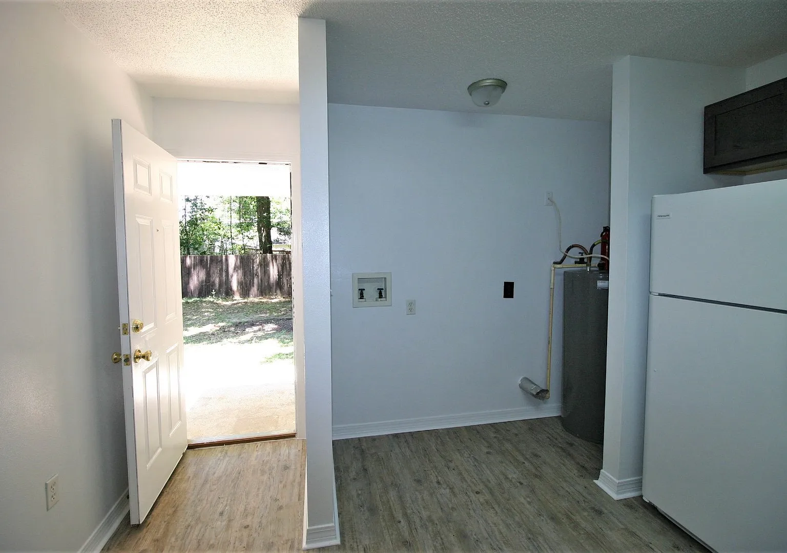 Brock Ave 538 — Photo 3
