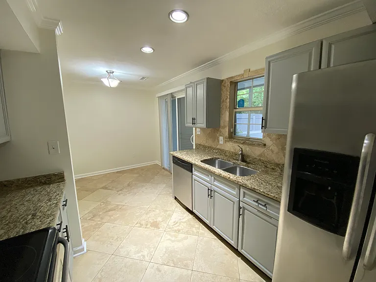 55 Oneonta Dr — Photo 9