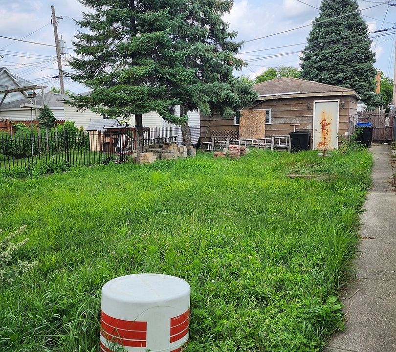 2nd image of 5309 N McVicker Ave