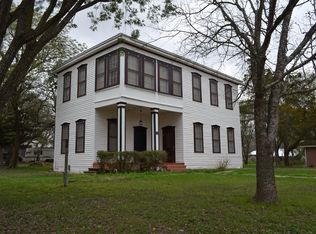 201 E San Antonio St, Runge, TX 78151