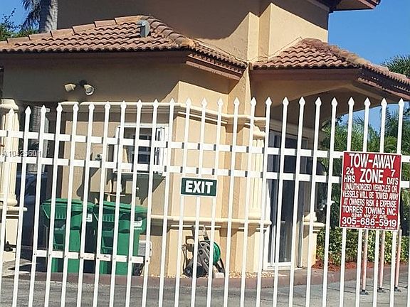 3rd image of 11453 NW 69th Ter