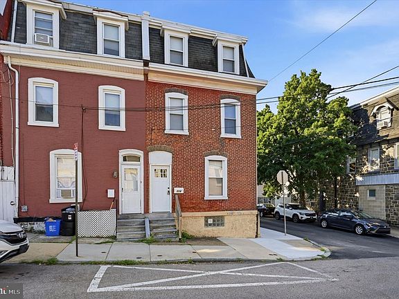2nd image of 114 W Salaignac St