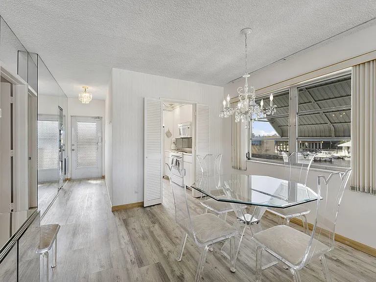 101 NE 19th Ave #228 — Photo 9