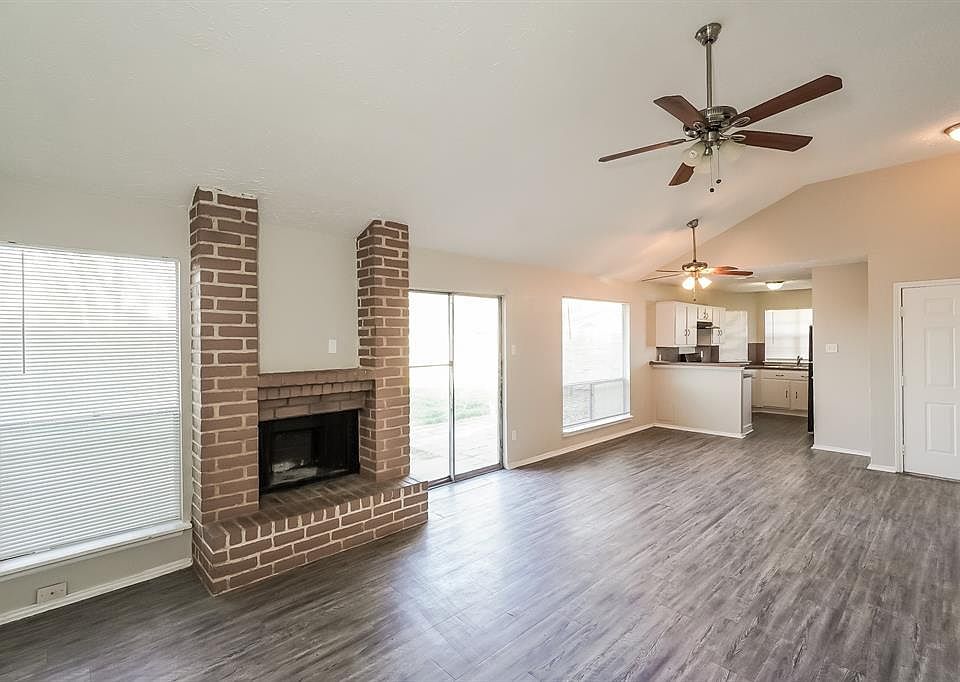 2nd image of 20502 Broughwood Cir #3