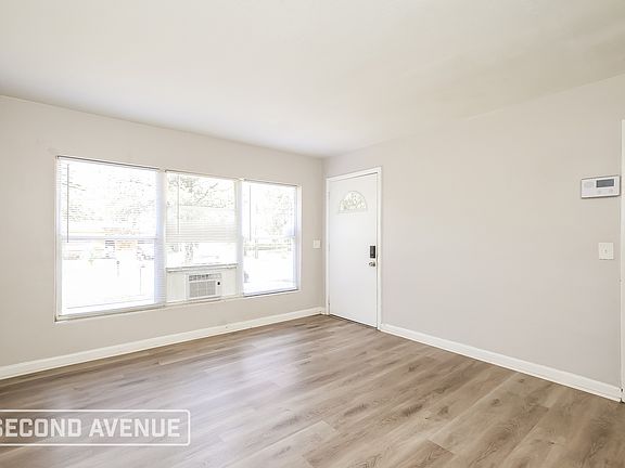 3rd image of 3015 Lansdell Dr
