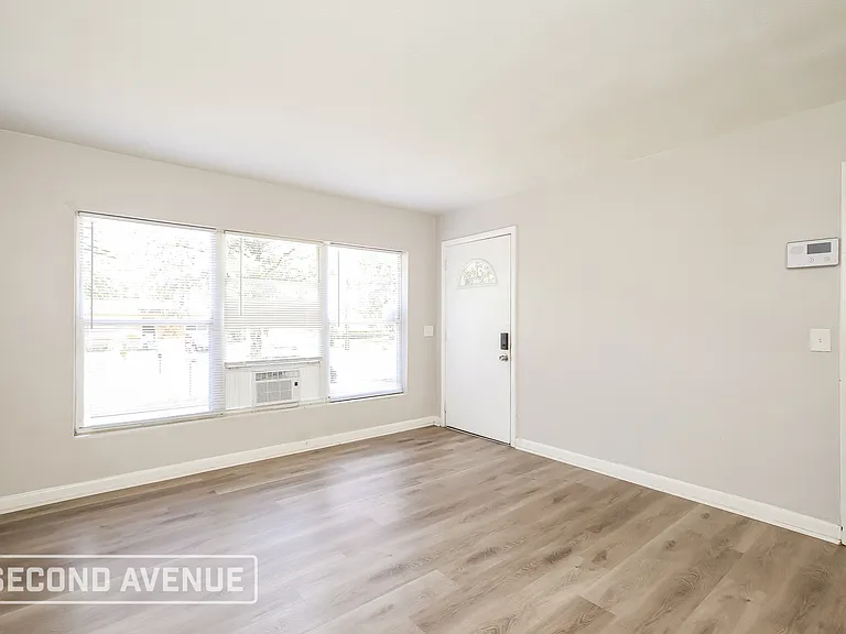 3015 Lansdell Dr — Photo 3