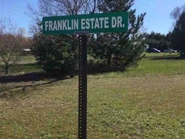 744 Franklin Estates Dr, Petoskey, MI 49770