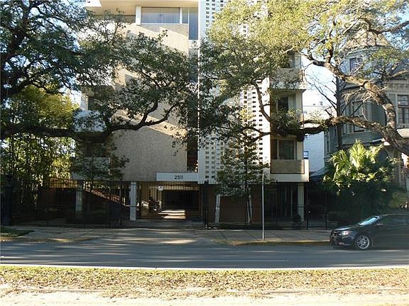 5th image of 2511 Saint Charles Ave APT 301