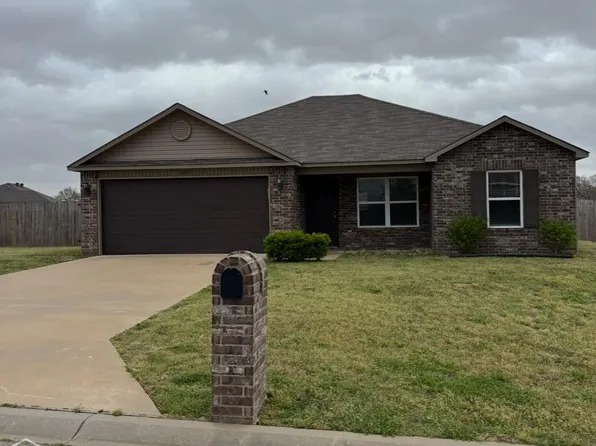 100 Clark Dr, Brookland, AR 72417