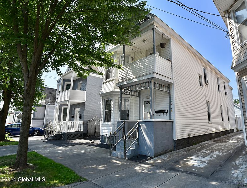 2nd image of 1016 Stanley Street