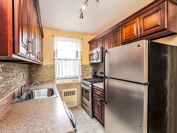 5th image of 480 Riverdale Ave APT 7M