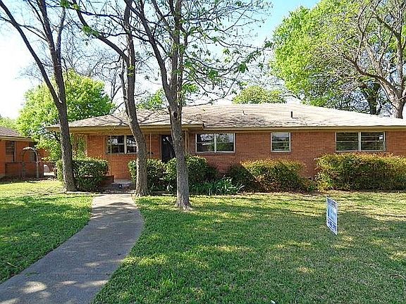 3rd image of 711 Green Cove Ln