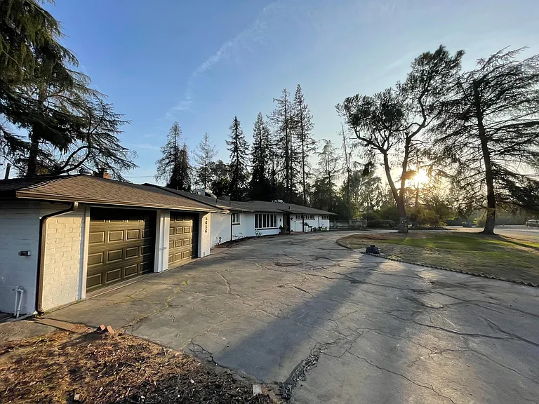 5656 E Waverly Ln — Photo 13