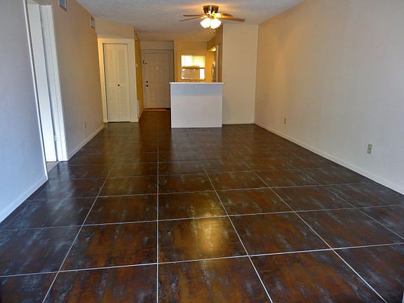 3rd image of 839 Orchid Springs Dr
