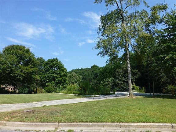 2nd image of 1940 Streamwood Dr