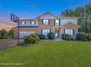 125 Hyland Hill Dr, Archbald, PA 18403