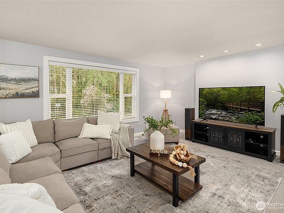 5th image of 15902 174th Avenue NE