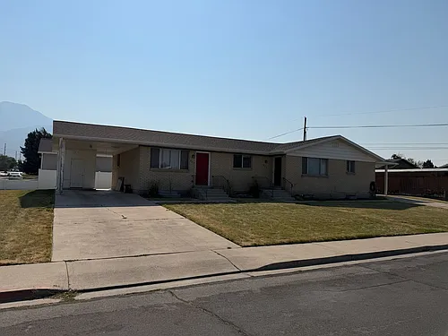 811 S 75 E Photo 1