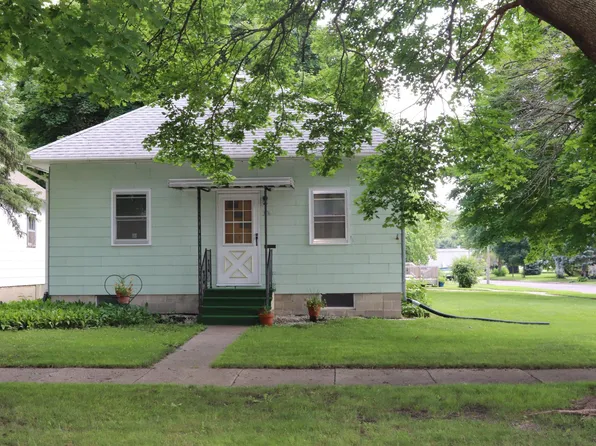 302 E 9th St, Fairmont, MN 56031