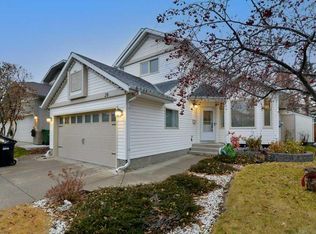 28 W Hawktree Cir NW, Calgary, AB T3G3M2