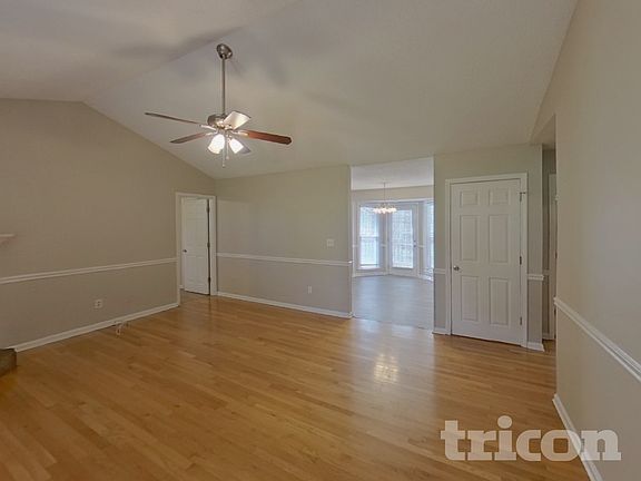 4th image of 296 Whitney Ln