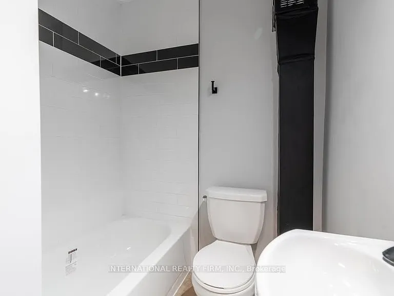 1284 Gramercy Park Pl #205 — Photo 2
