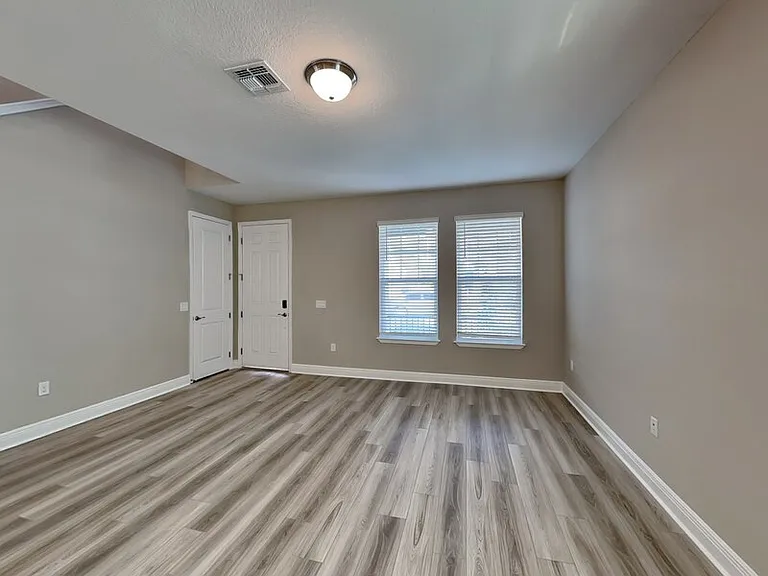 14384 Braemar St — Photo 10