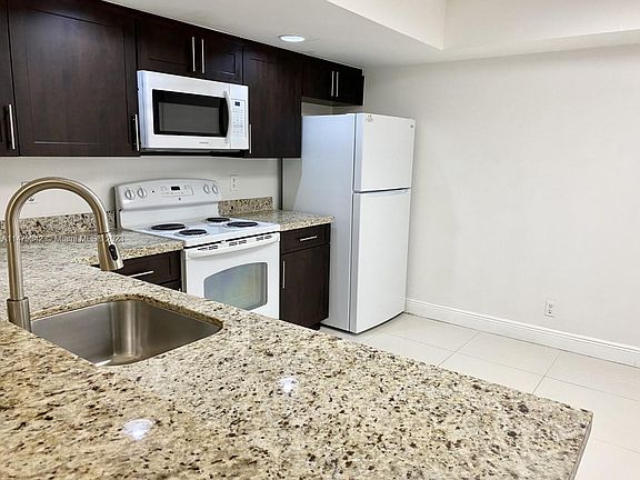 3rd image of 10105 W Sunrise Blvd APT 105