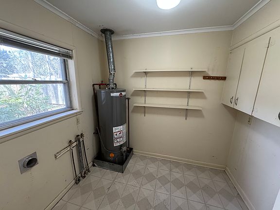 5th image of 2111 Sherwood Ave