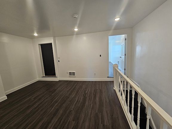 2nd image of 526 Main St #3