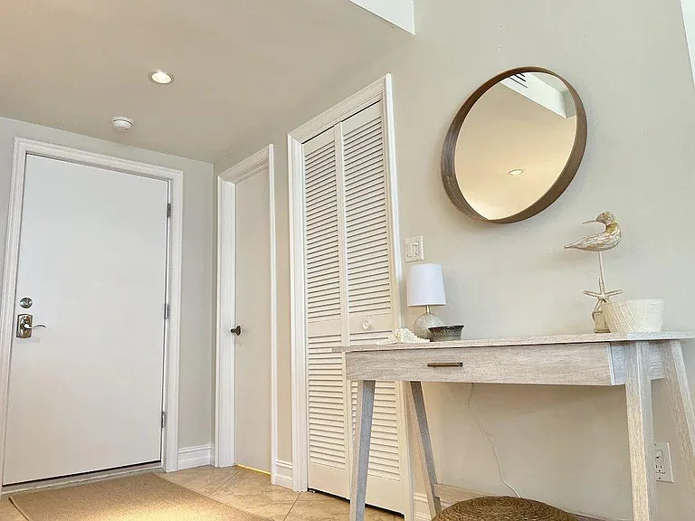 911 Huron Ct #8 — Photo 9