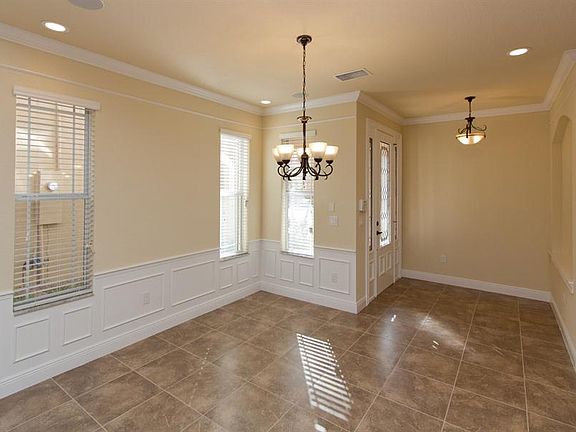 3rd image of 8931 Della Scala Cir